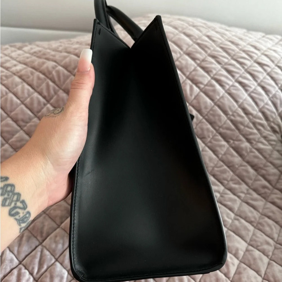 NWTS Medium calfskin DG Daily shopper Retails 
$2,340 bag tote with dust bag - Picture 6 of 16